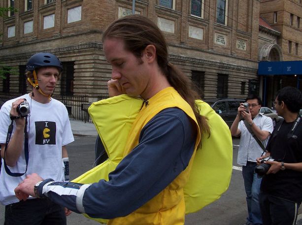 2004年於紐約市舉行的 Pac-Man 現實版，當年也有媒體報導。
